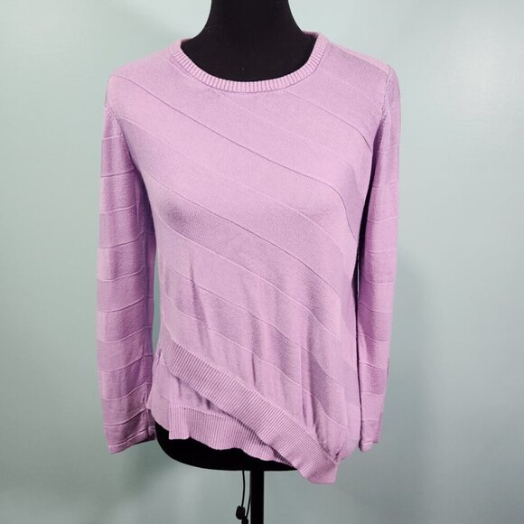 Dana Buchman size Large crossover purple Blouse
Lot I - Picture 1 of 7